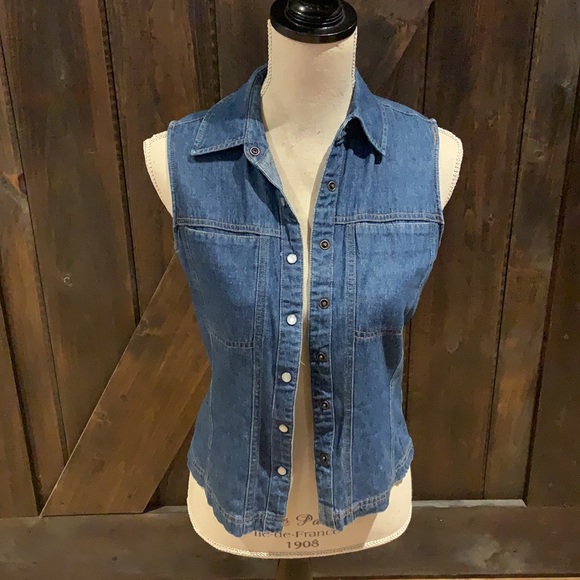 Outline petite denim snap button vest - Picture 7 of 12